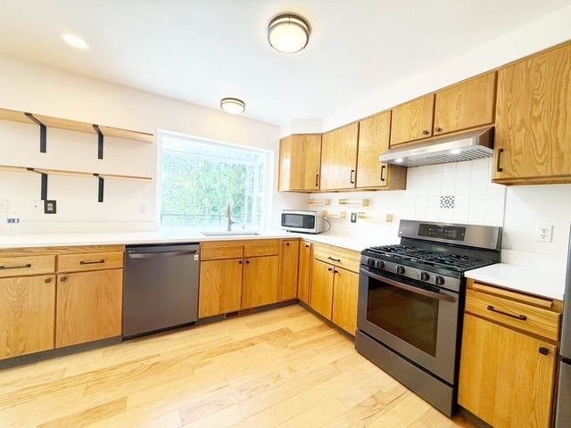 Building Photo - 1128 NW Thornwood Cir