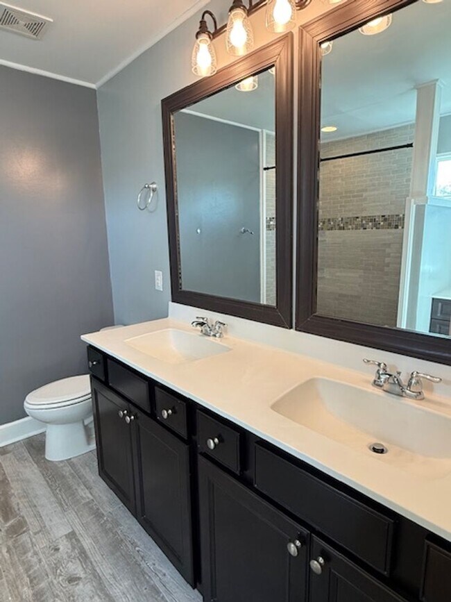 Building Photo - Beautiful 4BR Home in Shadow Moss – Available Now!