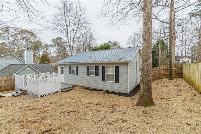 Building Photo - 2/1 Cottage home in Forsyth Co near Lake L...
