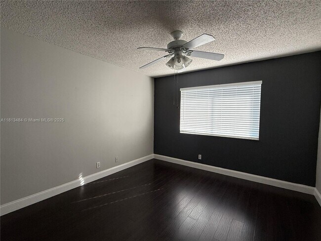 Building Photo - 17432 SW 140th Ct