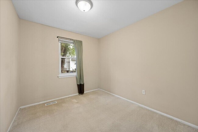 Building Photo - 14 Moon Maiden Ct