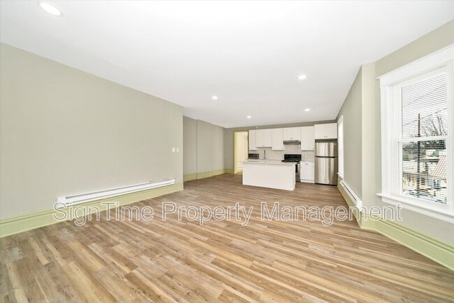 Building Photo - 25 Wayside Ave