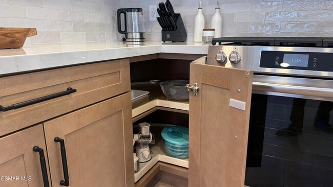 Building Photo - 3439 Highwood Ct