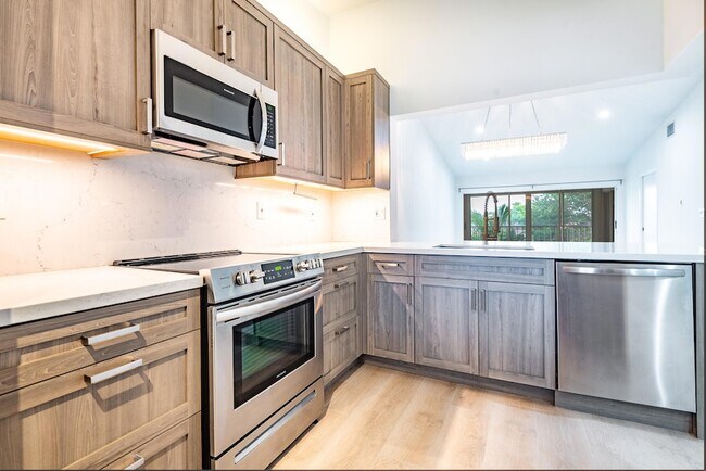 Building Photo - 380 NW 67th St