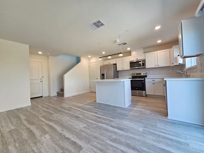 Building Photo - 8296 Whippersnapper Way
