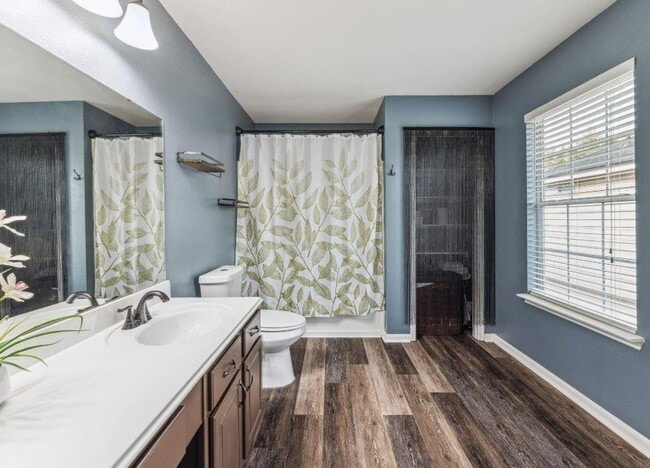 Building Photo - 15215 Possumwood Dr