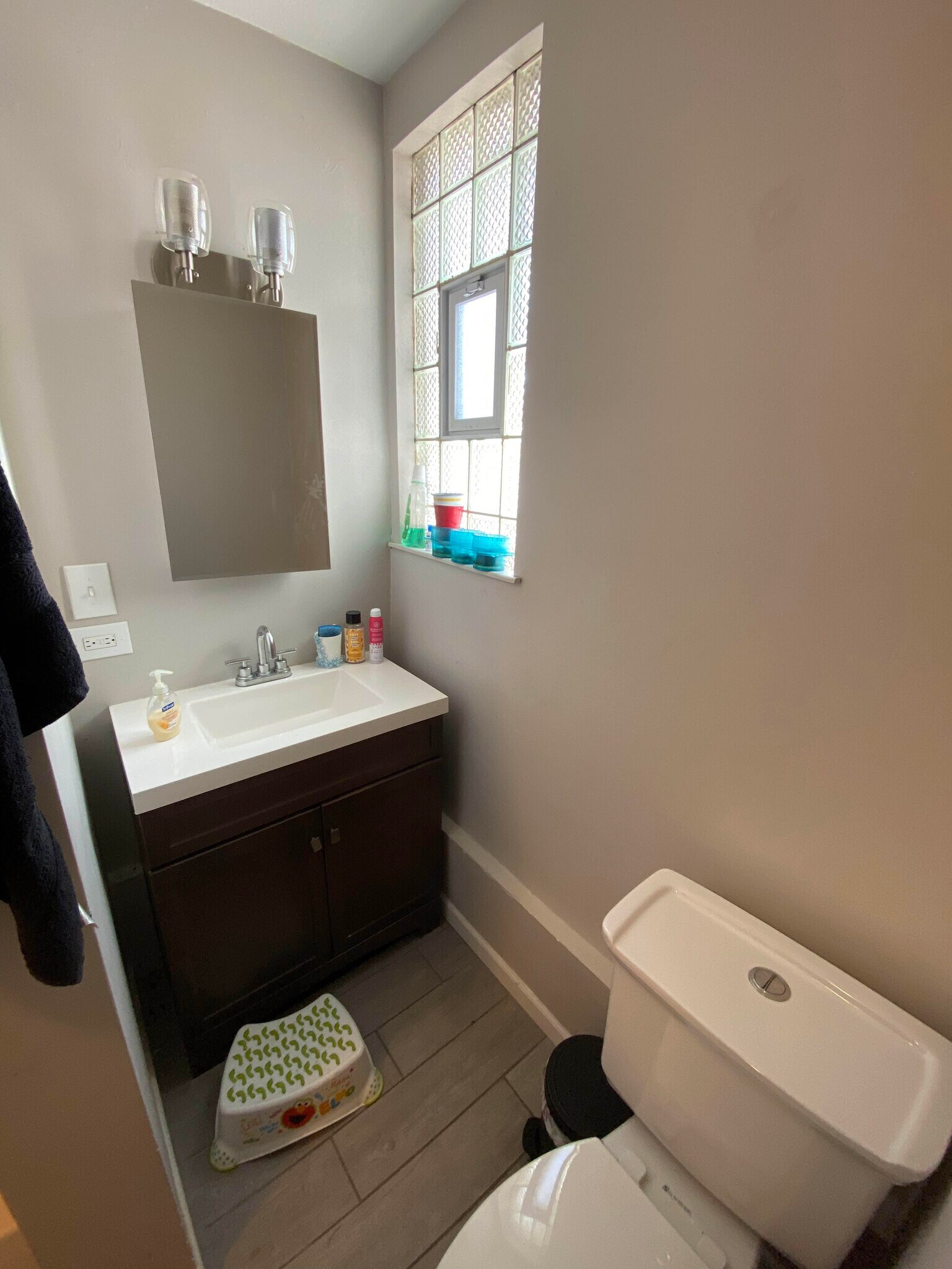 Bathroom #2 - 3813 N Bernard St