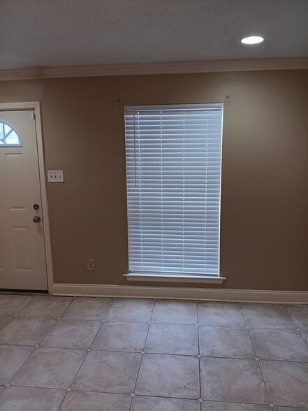 Building Photo - 5100 Belfast Dr
