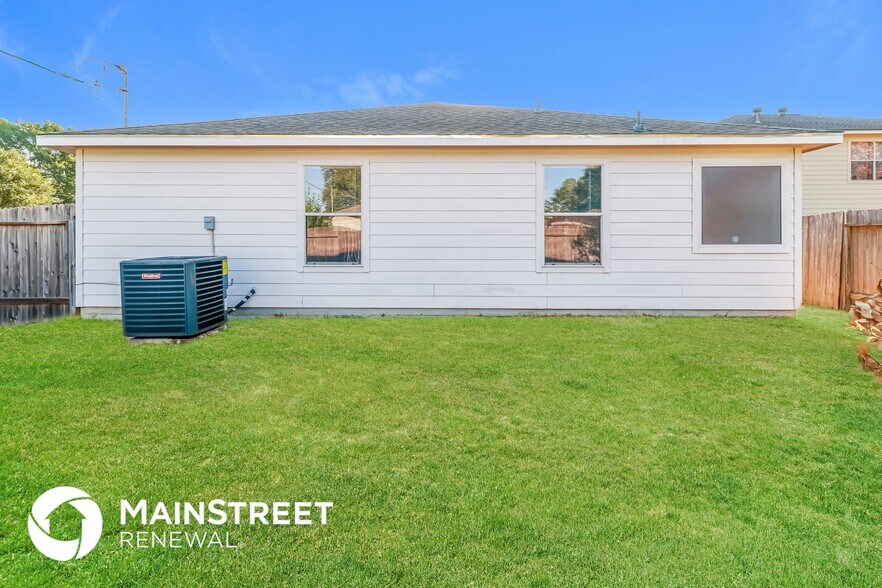 Building Photo - 16360 Hidden River Ct