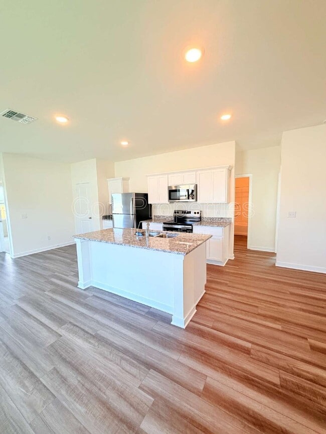 Building Photo - 12807 Prairie Vly