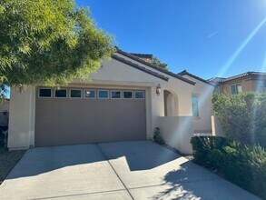 Building Photo - Beautiful 4 bedroom home In Paseos Summerlin - minutes from DT Summerlin and Red Rock Canyon!!