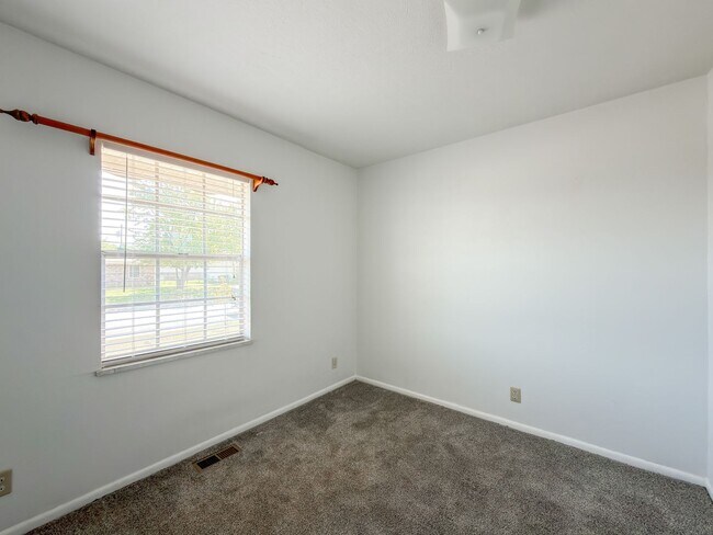 Building Photo - 7712 Colony-