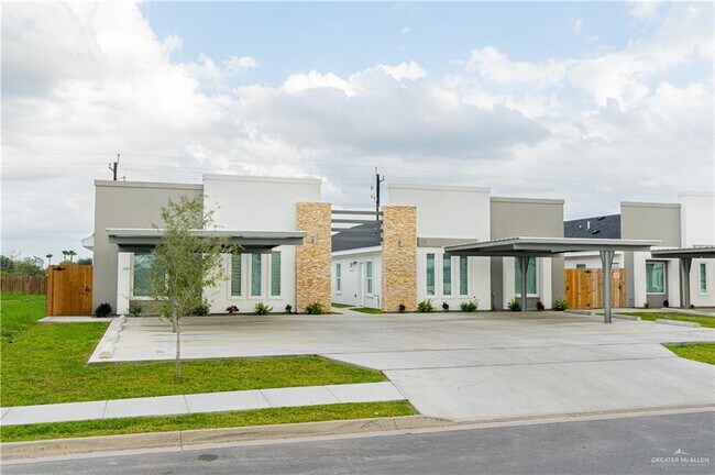 Building Photo - 18 Rafael Dr