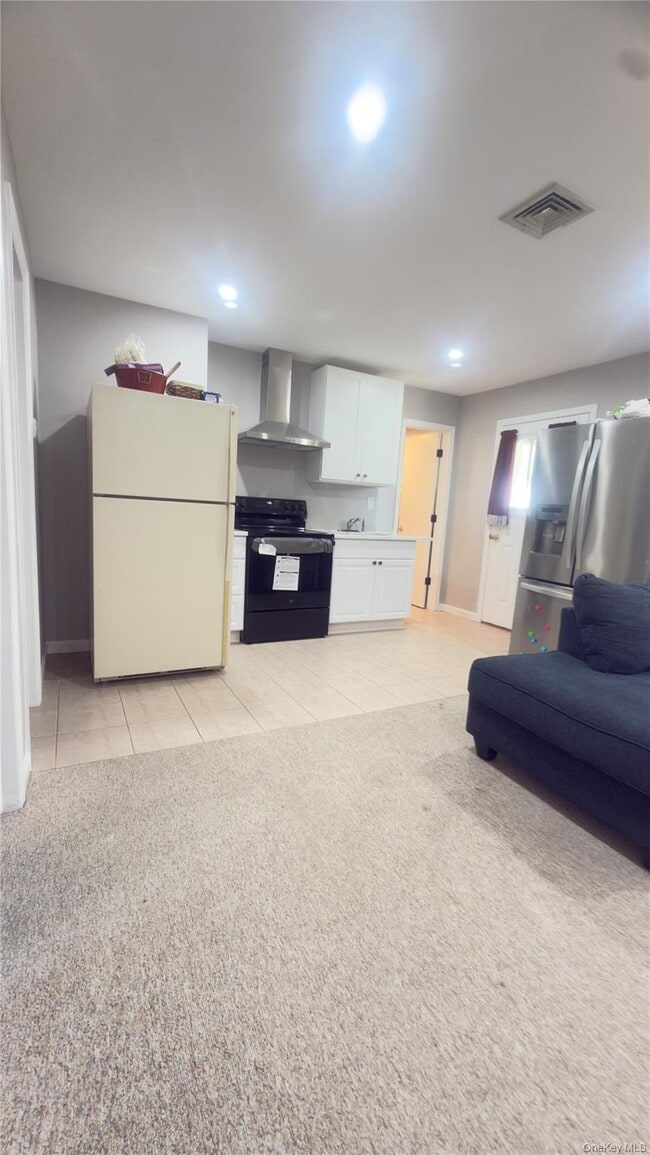 Building Photo - 9 Florus Crom Ct