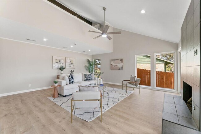 Building Photo - 7603 Barcelona Cove