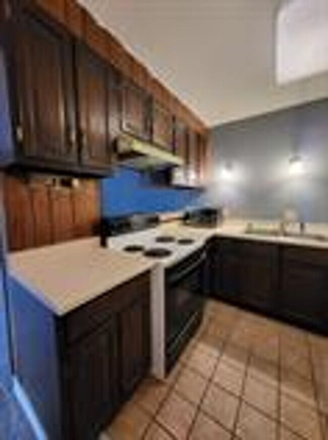 Building Photo - Heat included! Walk to gondola or town!