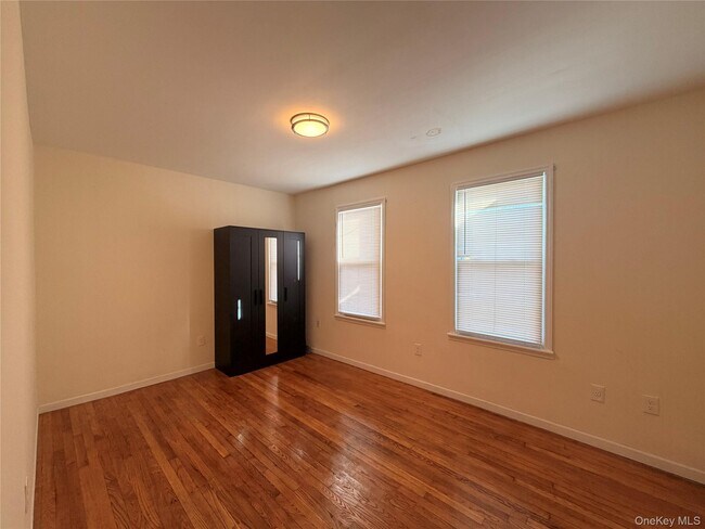 Building Photo - 42 E Main St