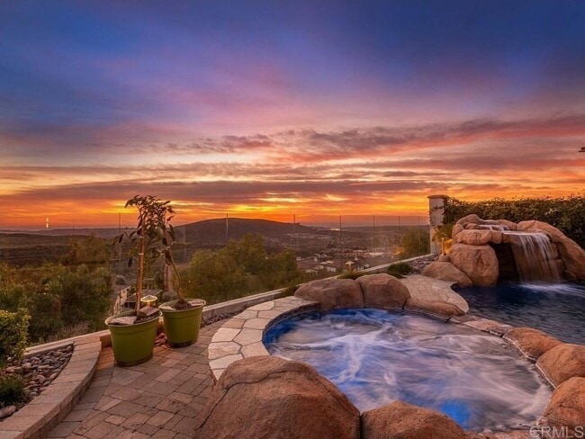 Building Photo - One of Kind Executive Home, Available Augu...