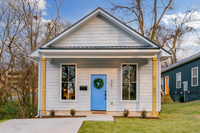 Building Photo - 907 S Park St