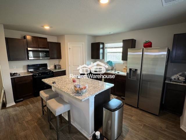 Building Photo - Two Story 4 bedroom / 2.5 bathroom in Whis...