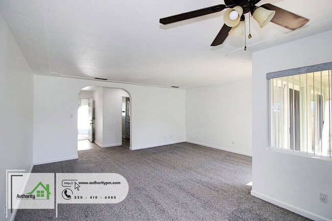 Building Photo - 2176 Oxford Rd