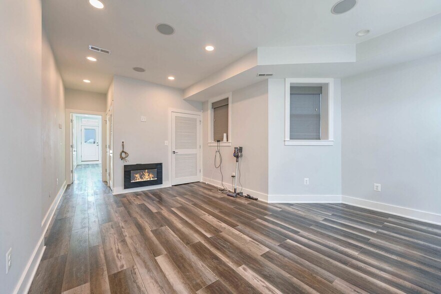 Building Photo - 3453 Holmead Pl NW