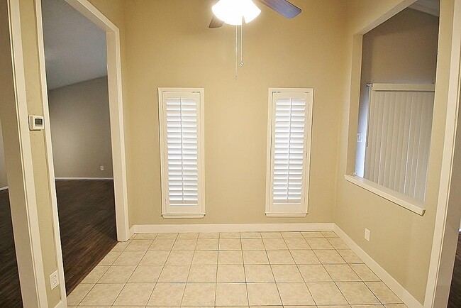 Building Photo - 2812 Lemmontree Ln