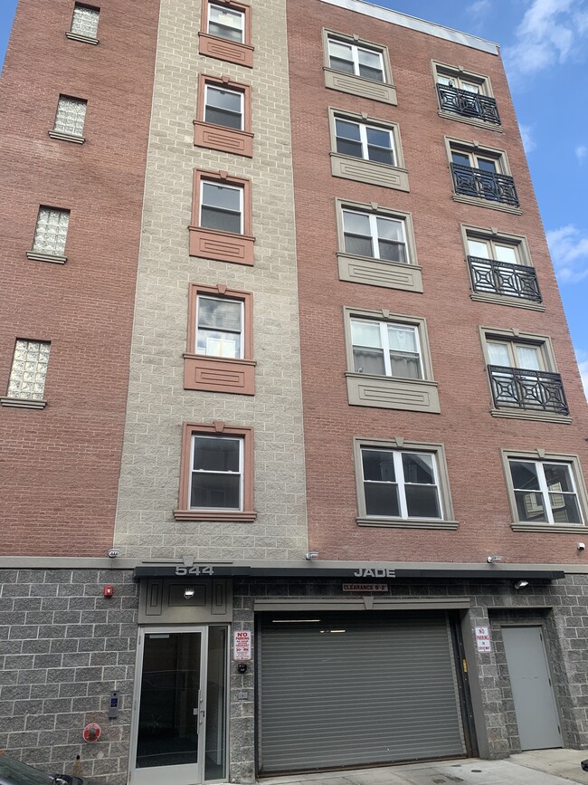 Primary Photo - 544 40th St