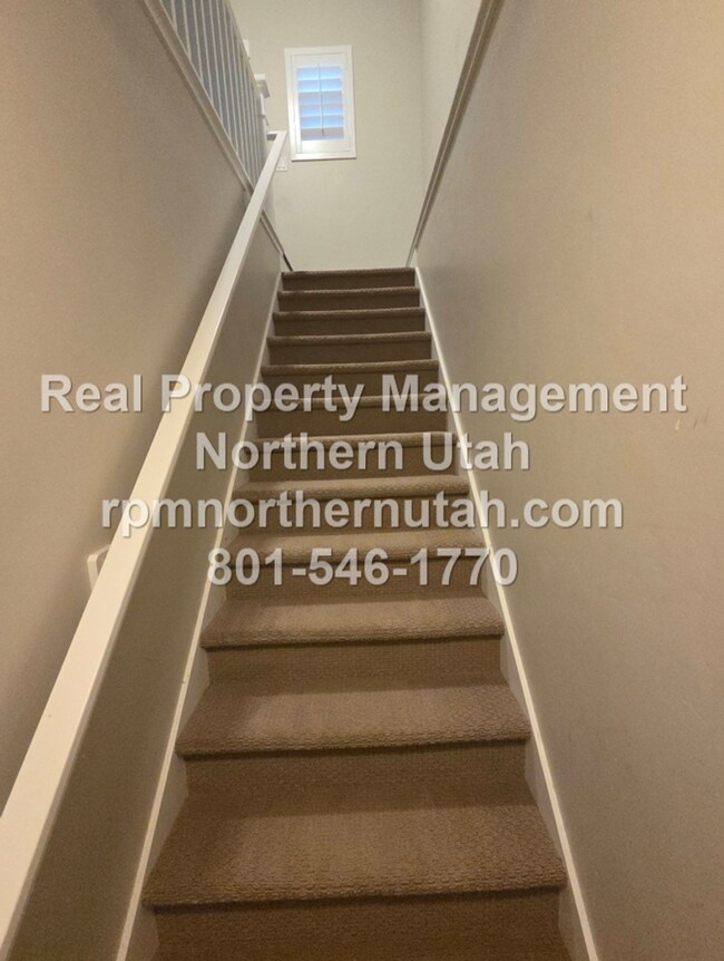 Building Photo - 3 Bedroom 2 Bath Home Available in Clearfield