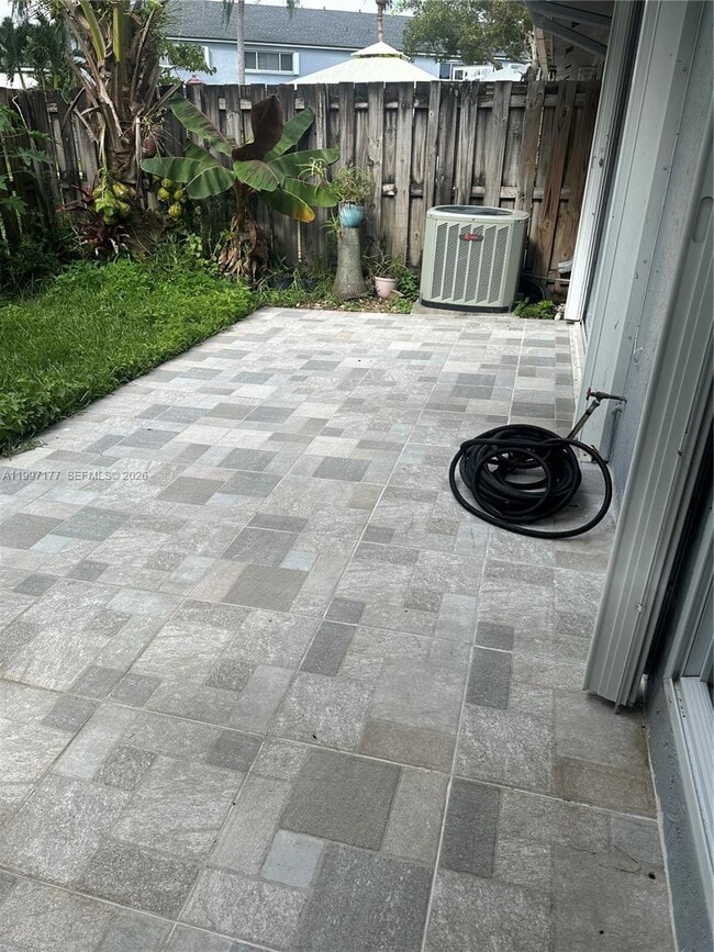 Building Photo - 9724 SW 142nd Pl