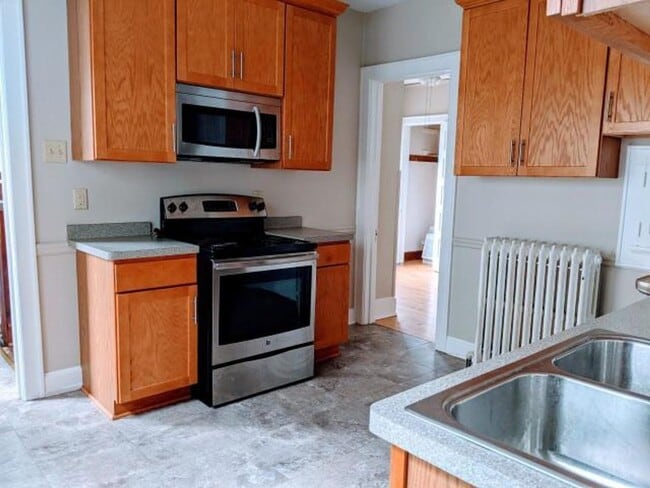 Building Photo - Prospect Lower house