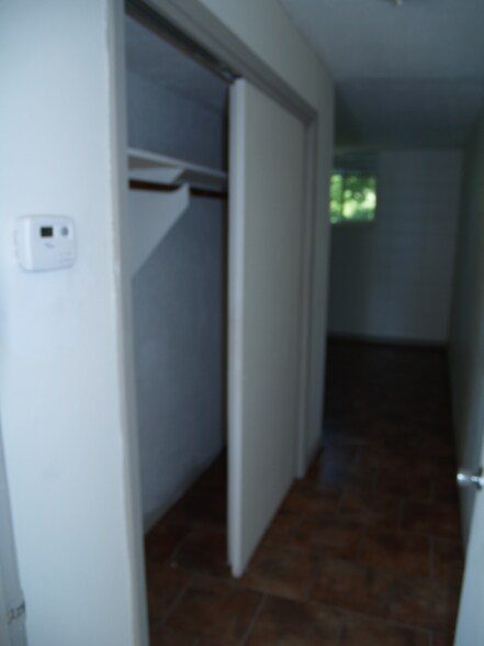 Building Photo - 710 Iris St