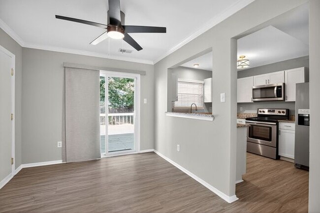 Building Photo - New Interior Upgrades 3 Bedroom Duplex wit...