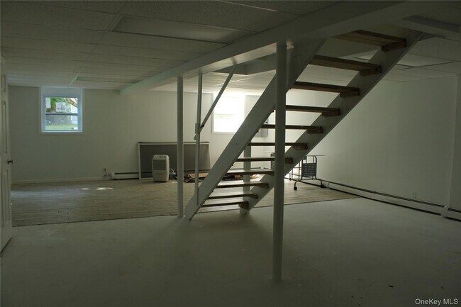 Building Photo - 8 Tanglewood Dr