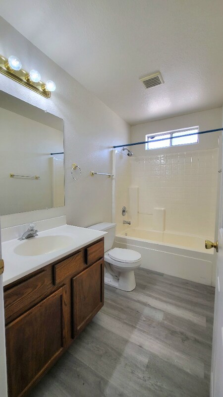 Building Photo - 2400 E Ambush St