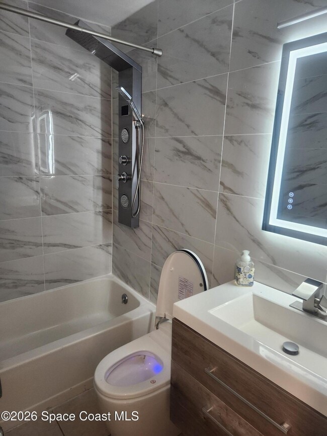 Building Photo - 462 Breakwater St SE