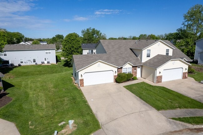 Building Photo - 5009-5011 Betty Jean Way