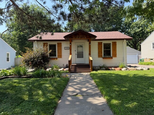 Primary Photo - 3310 Zinran Ave S