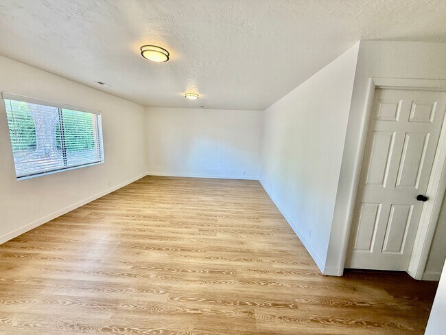 Building Photo - 2980 S Bloomington Dr W