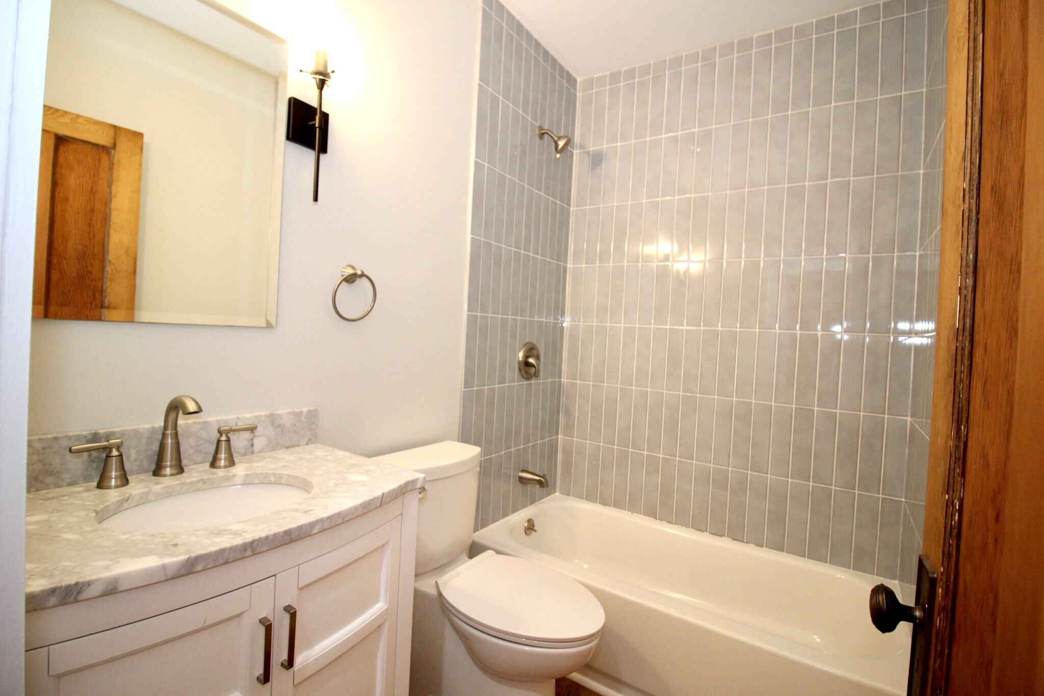 Building Photo - 6841 Buckingham Place