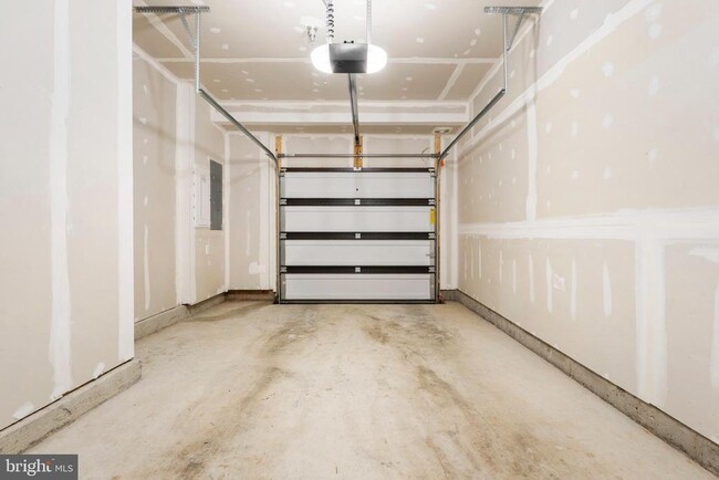 Building Photo - 44487 Wolfhound Sq