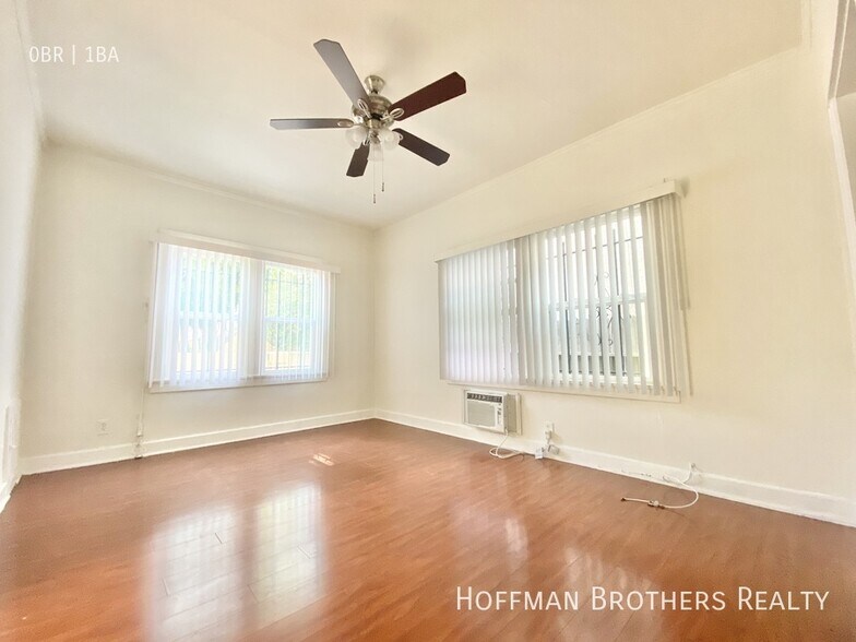 Building Photo - 563 Heliotrope Dr