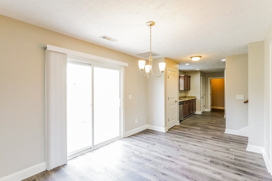 Building Photo - 1020 Tammy Sue Ln