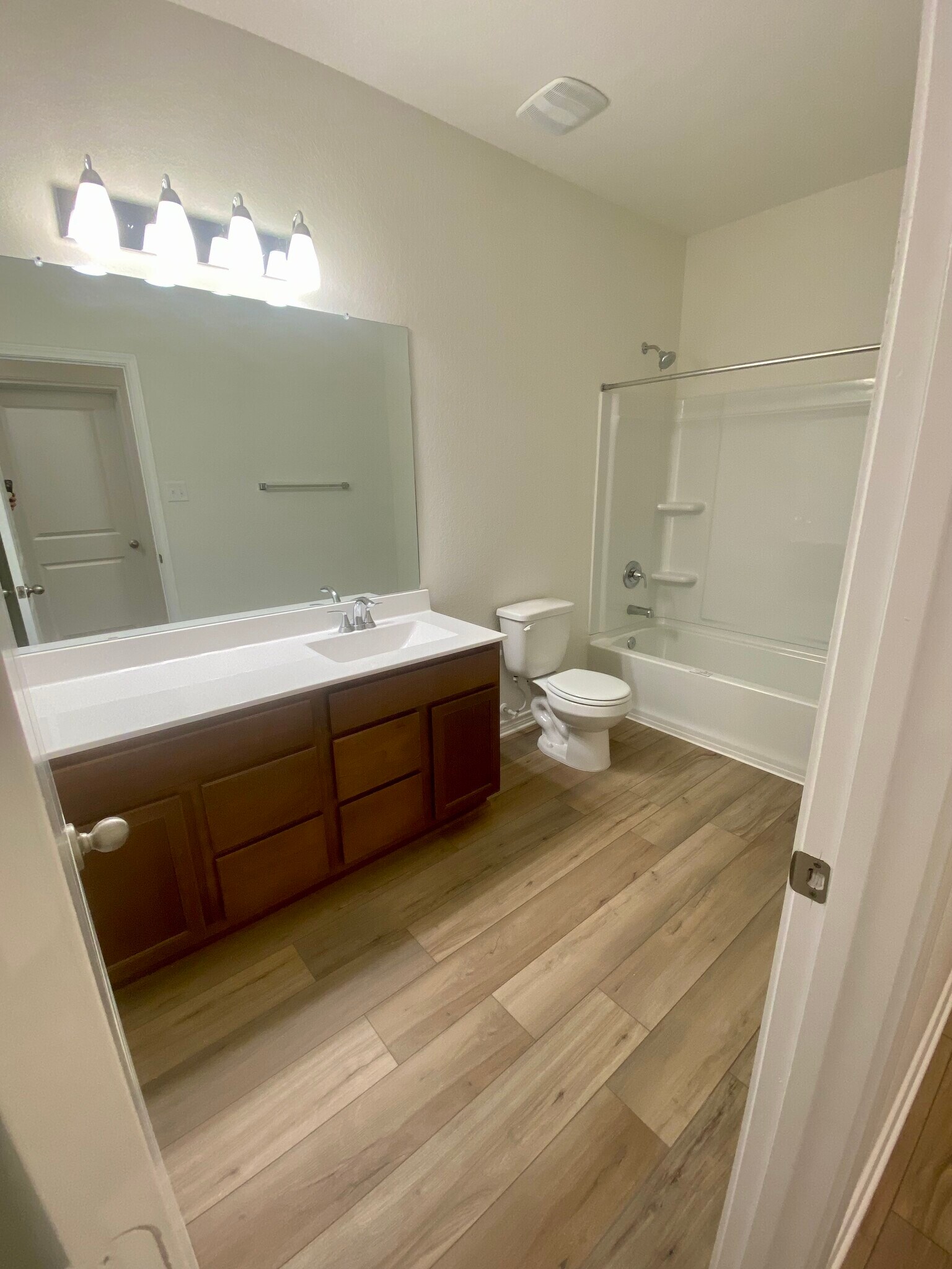 Building Photo - 440 Horizon Pointe