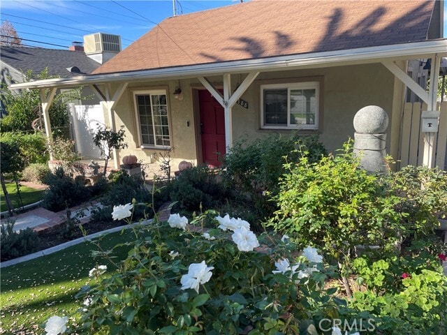 Building Photo - 1188 W Cypress Ave