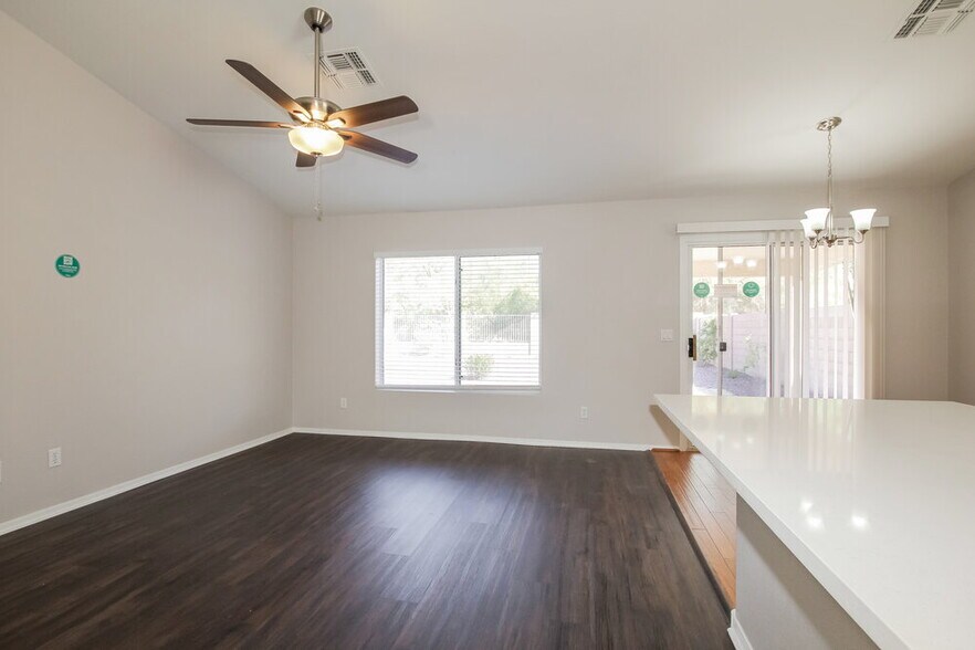 Building Photo - 18407 N 111th Dr