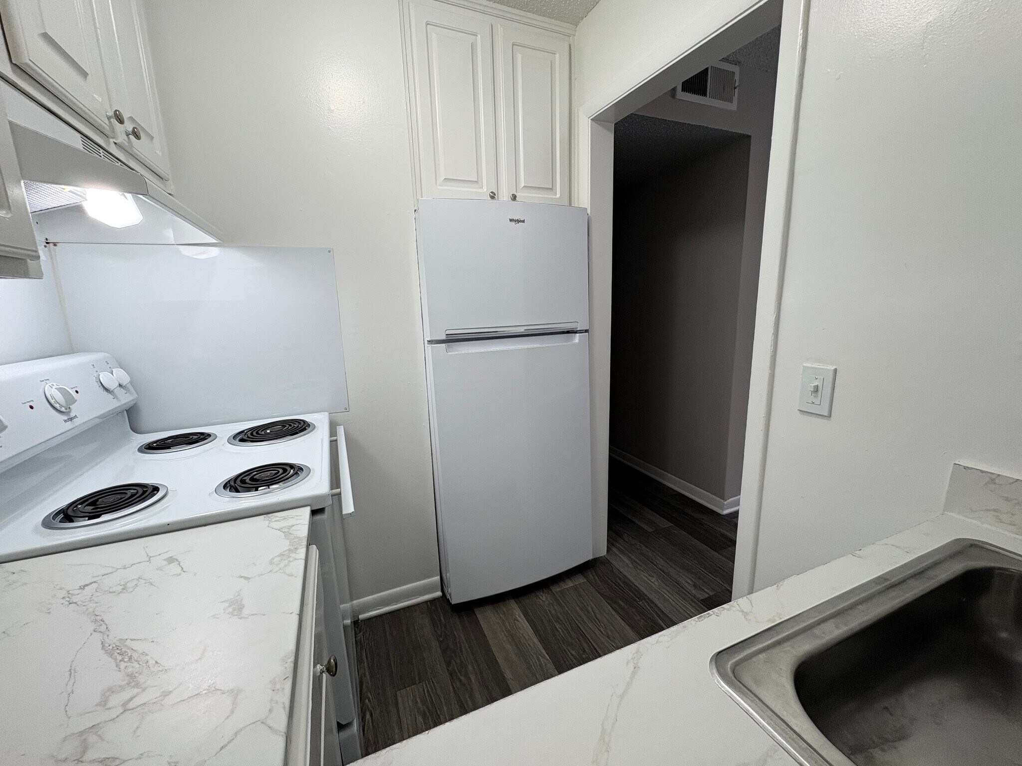 Building Photo - 1005 Hickory Hill Ln