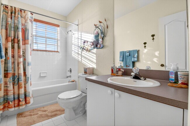 Building Photo - 501 Belmont Pl