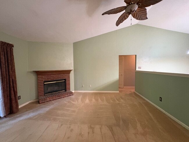 Building Photo - 460 Merlin Ct