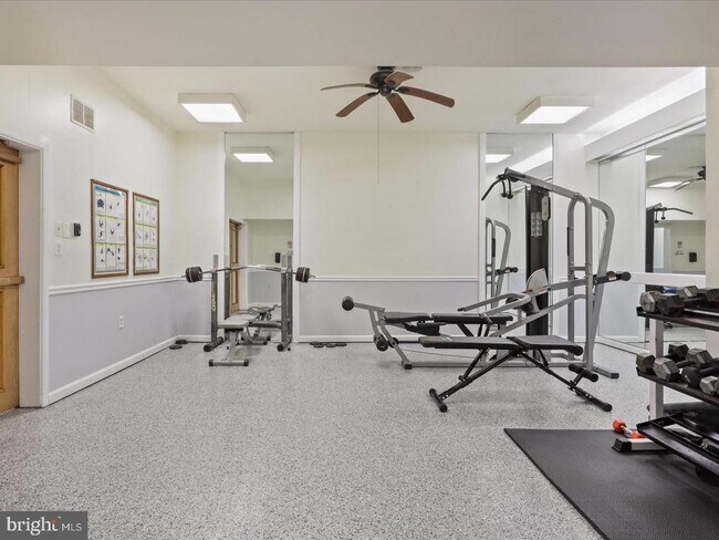 Building Photo - 5340 Holmes Run Pkwy